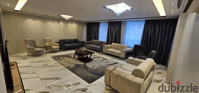 للايجار اول سكن شقة فندقيه قرب فندق سفير ميدان المساحه للسكن الراقي والمميز بالدقي