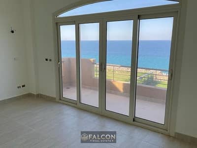 Chalet for sale with sea view, panoramic view, equipped with air conditioning and kitchen, minutes from Porto Sokhna, with a 40% discount, corner unit