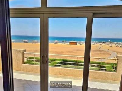 Chalet for sale with panoramic views, equipped with air conditioning and a kitchen, minutes from Porto Sokhna, sea view, 40% discount, corner unit, se