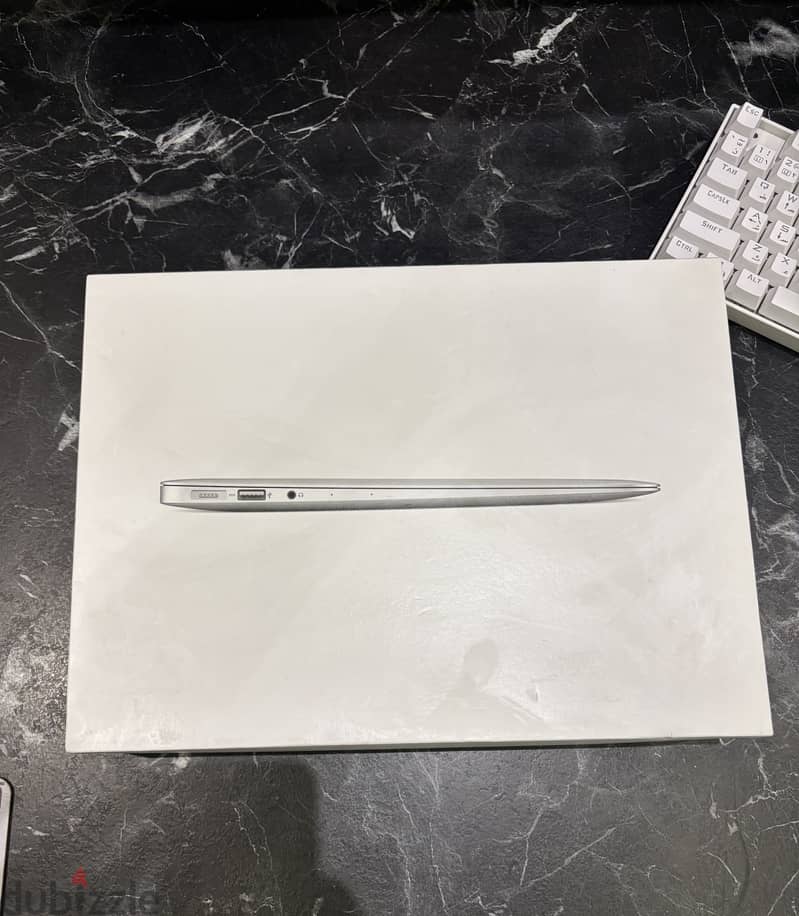 MacBook Air 2017 Middle East version 2