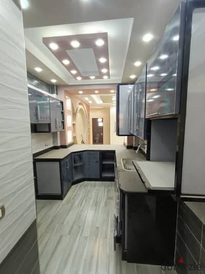 For rent, including kitchen, in the third neighborhood, open view, first occupancy