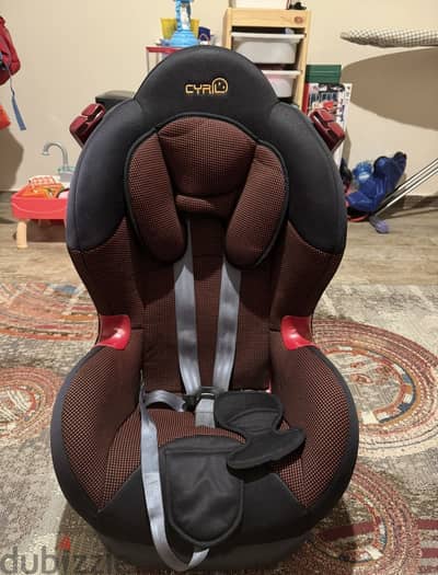 Cyril car seat like new