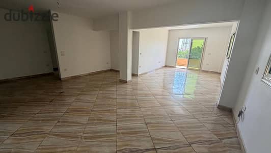For rent in the third neighborhood, west of the open view, gas available, 3 rooms, 3 bathrooms