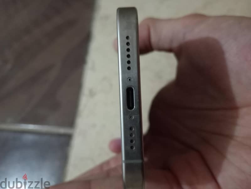 iPhone 15 Pro Max esim 4