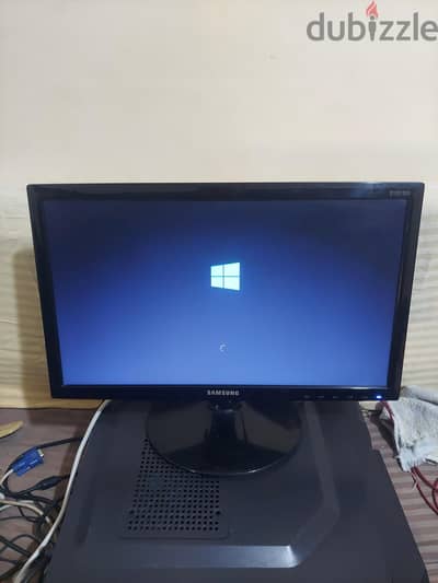 شاشه كمبيوتر  LED