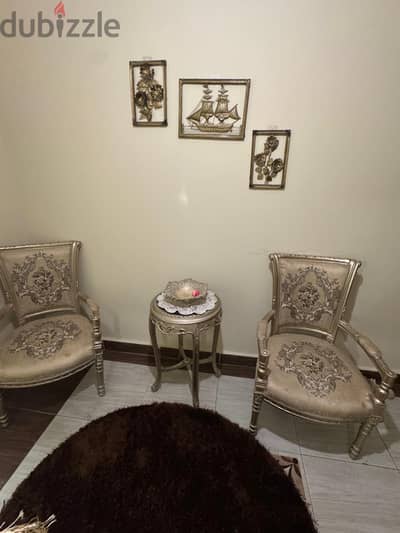 Set of 2 chairs and one side table