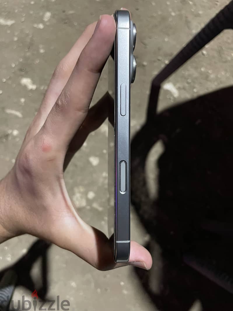 Apple - iPhone 16 Pro 2