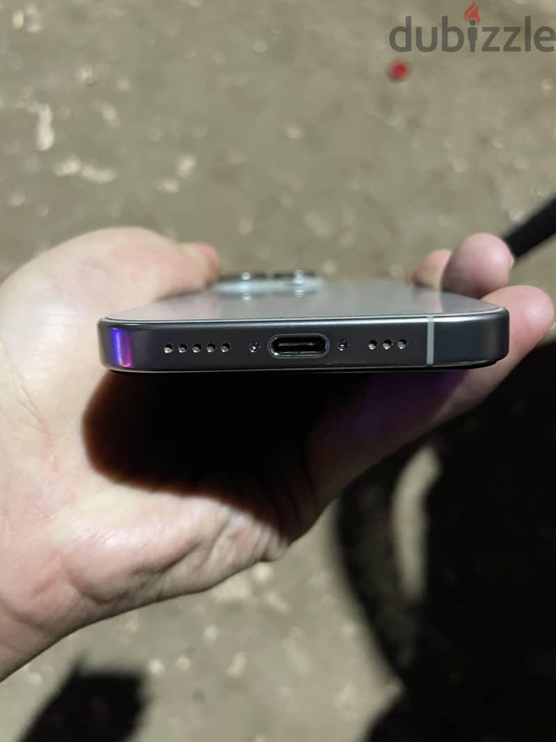 Apple - iPhone 16 Pro 3