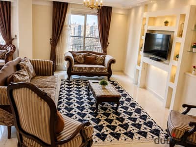 Furnished hotel apartment for rent in Nasr City, Makram Ubaid Street, fully air-conditioned, high-speed Wi-Fi, elegant building, prime location, close to all services, three bedrooms and two bathrooms with showers, one of which is a master, reception area with three pieces.
