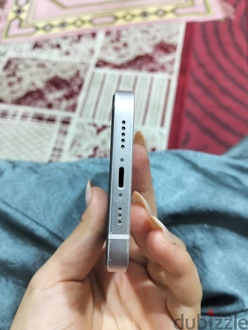 آبل - آيفون 13 6