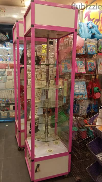 ٢ فترينة لعرض المنتجاتوالبضاعة