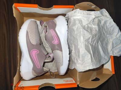 Nike shoes girls size 26