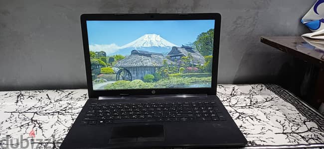 لابتوب hp مستعمل للبيع و بحاله جيده و معاه الشاحن بتاعوا