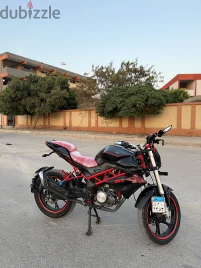 بنيلي tnt 150
