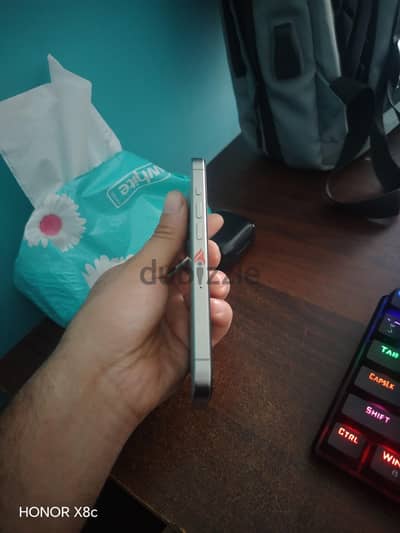 آبل - آيفون 15 برو