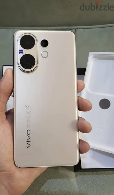 فيفو V60 للببع او للبدل بنفس الفئة السعرية