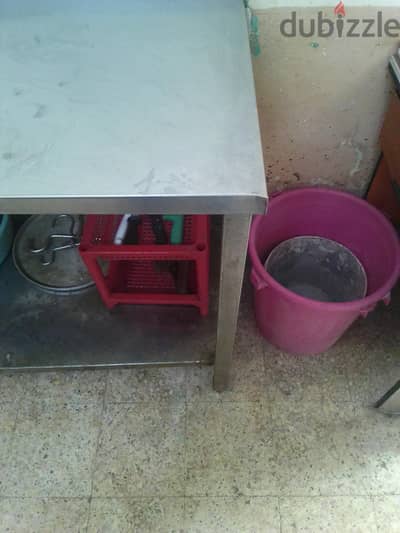 ترابيزه  خدمه نيكل كروم محمل