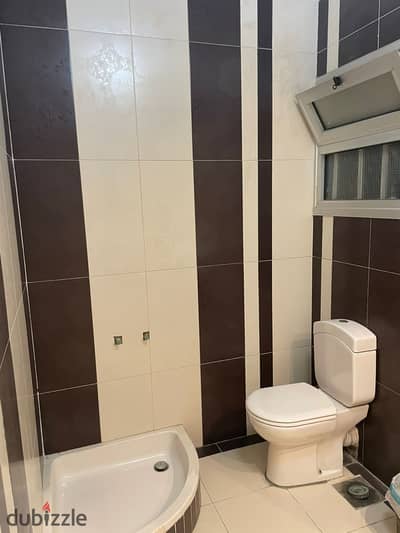 Luxury 200 sqm Apartment for Sale on Al Hegaz Main Street, Heliopolis – Prime Location, Super Lux Finishing, 3 Bedrooms, Spacious Reception, Registere