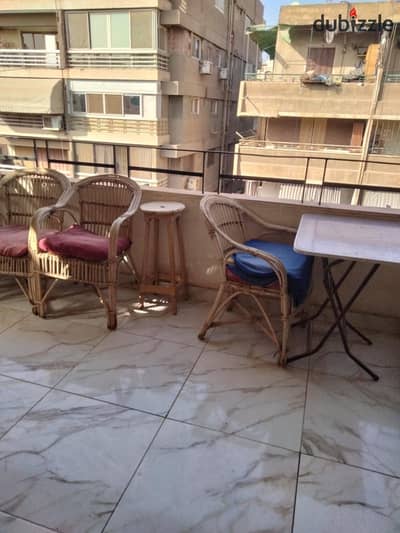 شقة للبيع في مصر الجديدة – استلام فوري، بمتفرعات ميدان المحكمة،في قلب مصر الجديده تشطيب سوبررر لوكس، موقع مميز قريب من جميع الخدمات والمحاور الرئيسية.