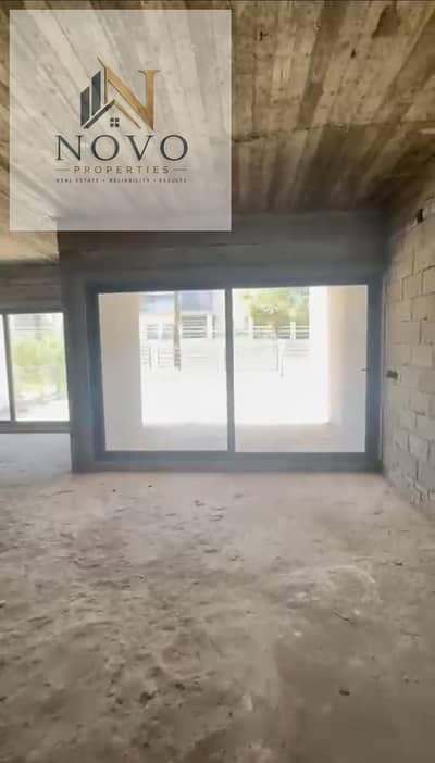 فرصة مميزة للبيع في مراسم فيفث سكوير | تاون هاوس 250م