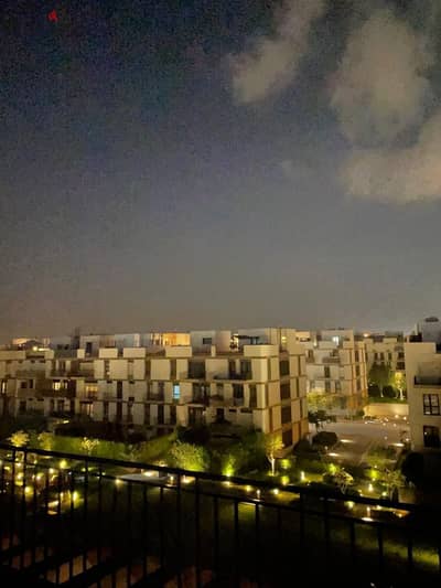  Studio for Rent | Courtyard – Beverly Hills