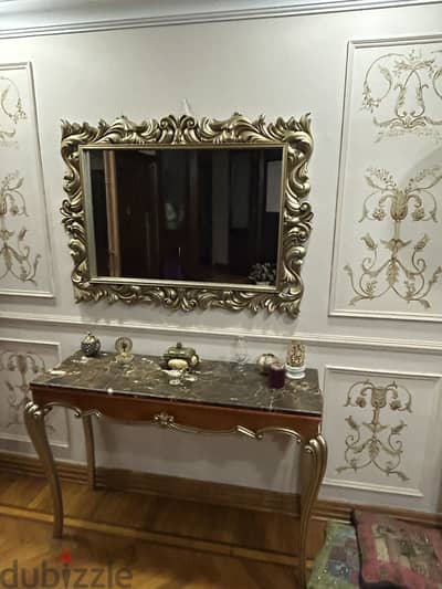 طقم الكونسول الكلاسيكي مع المرآة (Console Table & Mirror)