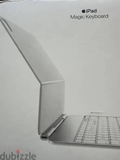 Apple Magic Keyboard 13 inch M4 & M5 White x silver