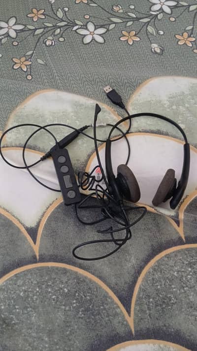 Jabra beez 1500 as same as new . . . included noise cancelation