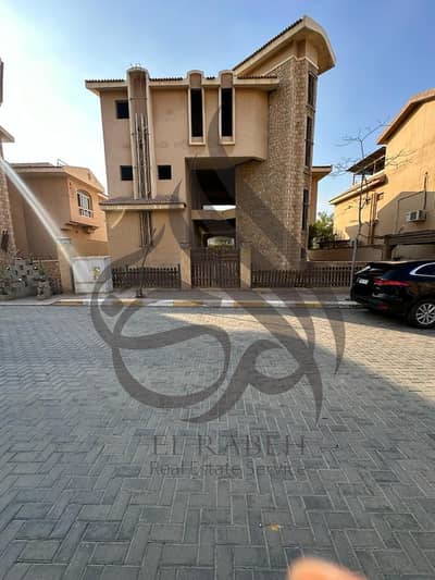 villa for sale in River walk new cairo prime location under market price