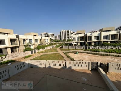 تاون هاوس كورنر مميز للايجار في كومبوند البروچ فيو لاندسكيب