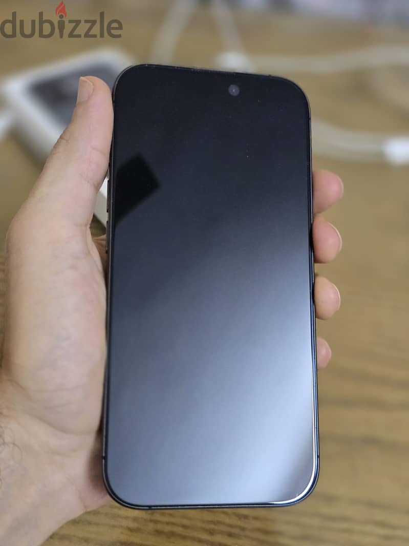 iPhone 17 Black 1