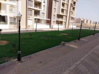 شقة للبيع في دار مصر الأندلس موقع مميز جدًا أمام هايد بارك وعلى شارع التسعين الجنوبي مباشرة