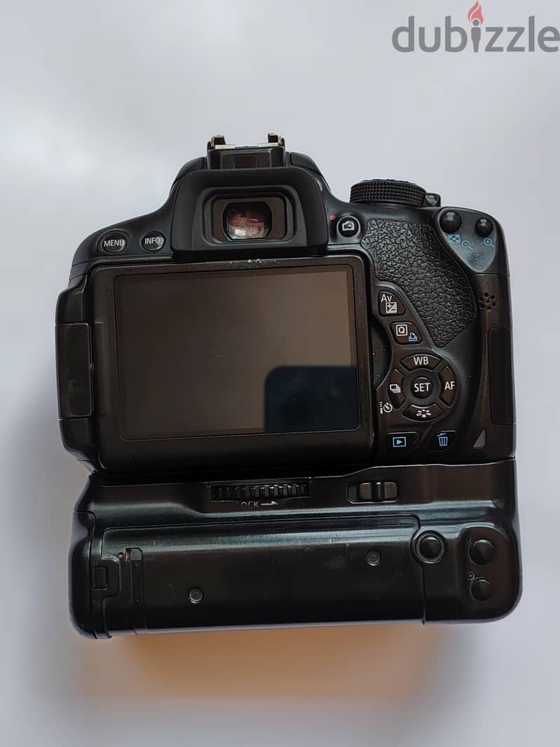 Canon D700 1