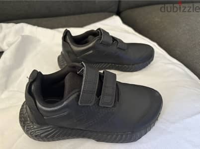 Kids Adidas non mark shoes