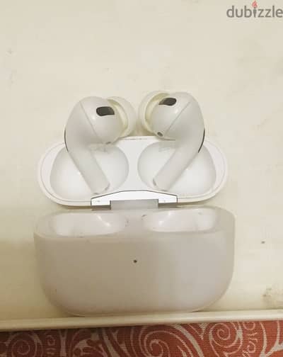 AirPods Pro 1 _ حاله جيده - اصليه - بسعر مغرى لعدم الحاجه اليها