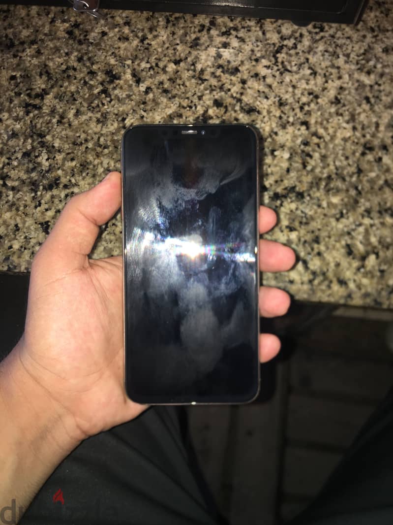 Apple - iPhone XS Max 1