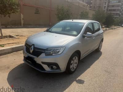 رينو سانديرو 2021 اتوماتيك ماشية ١٥ الف كم فقط