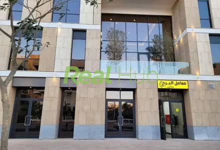 عياده بأقل سعر للمتر في امبر استريب مول قدام مدينتي