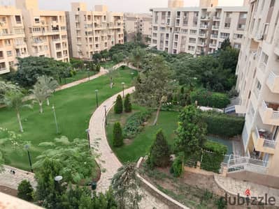 200 square meters, four bedrooms apartment for sale on Wide Garden View
