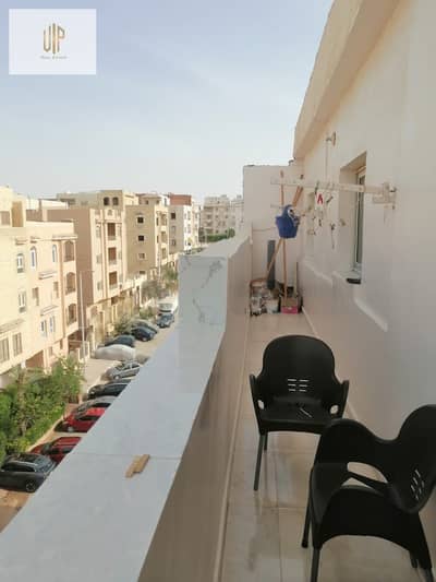 شقة متشطبة  للبيع – المستثمرين الجنوبية  خلف مسجد الرحمن الرحيم، بالقرب من محور جمال عبدالناصر ومحور الجزيرة، وجنب كل الخدمات.