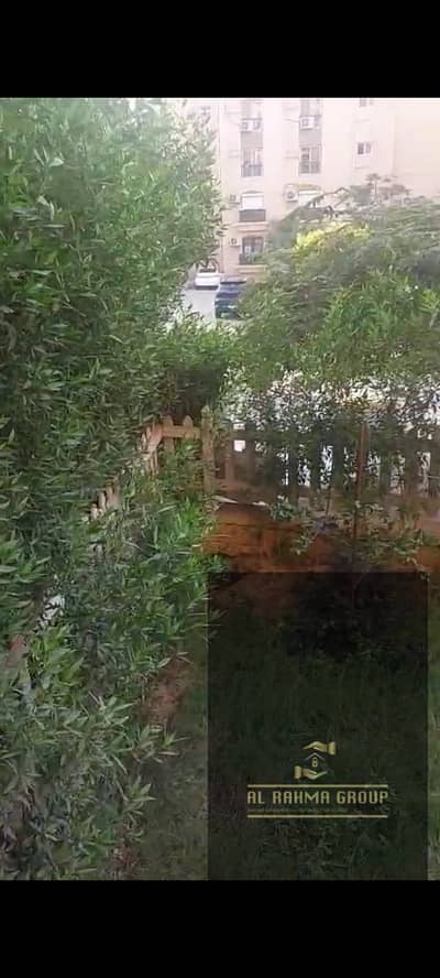 Ground floor apartment with garden for rent in El Rehab City, New Cairo, next to the Eastern Market. Area: 155 sq m + 45 sq m garden.