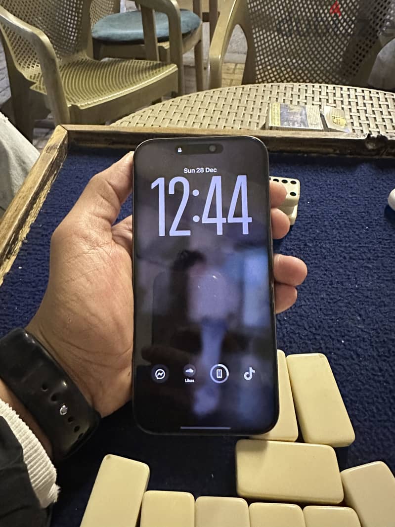 Apple - iPhone 16 Pro Max 1