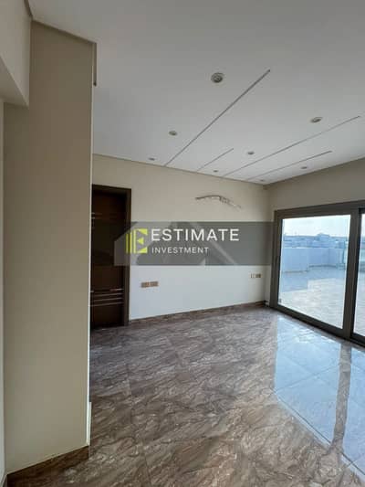 230m² Penthouse (Kitchen-Only) for Rent in Galleria