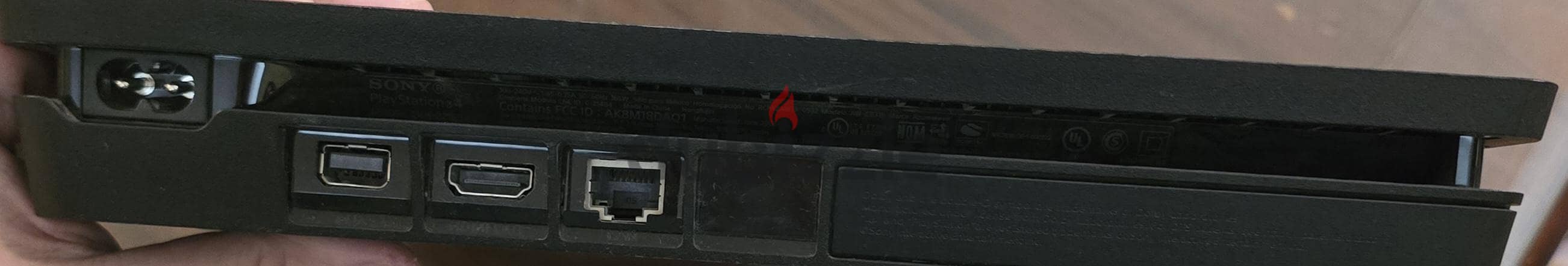 playstation 4 slim 1
