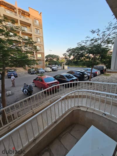 Furnished studio for rent, second residence, custom finishing, directly across from Strip Mall