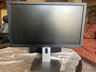 Dell UltraSharp U2211Ht (21.5-inch) LCD monitor.