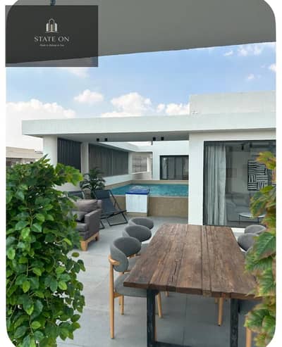 بنتهاوس فاخر للإيجار في Lake View Residence | 268م + روف 190م | حمام سباحة خاص | مفروش بالكامل