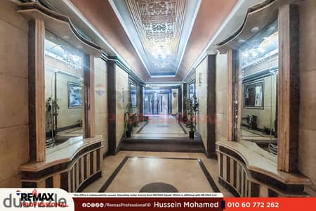 مرخصة بالقرب من كافة الخدمات شقه للبيع في سبورتنج 115 م