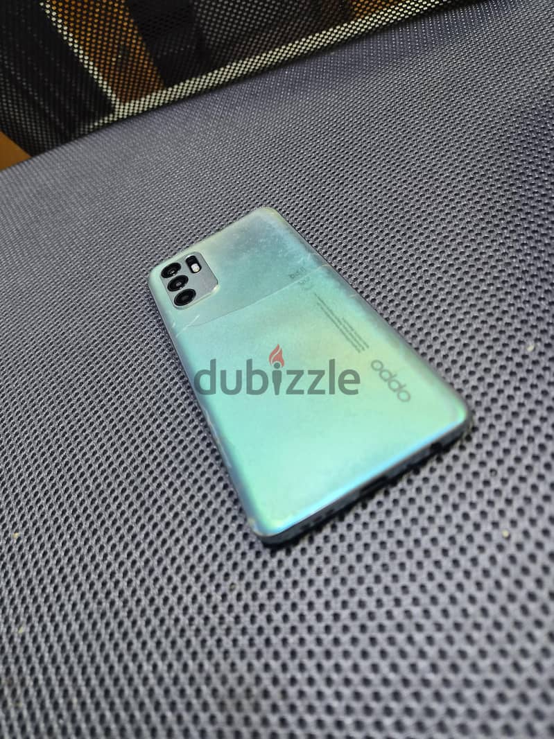 OPPO Reno6 2
