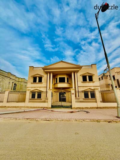 فيلا مستقلة بموقع مميز للبيع | مدينة رويال – الشيخ زايد
